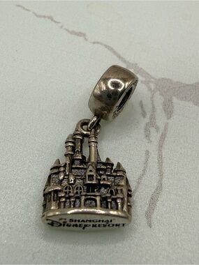 Pandora Shanghai  Disney Resort 2016 Disneyland Storybook Castle Org Exclusive